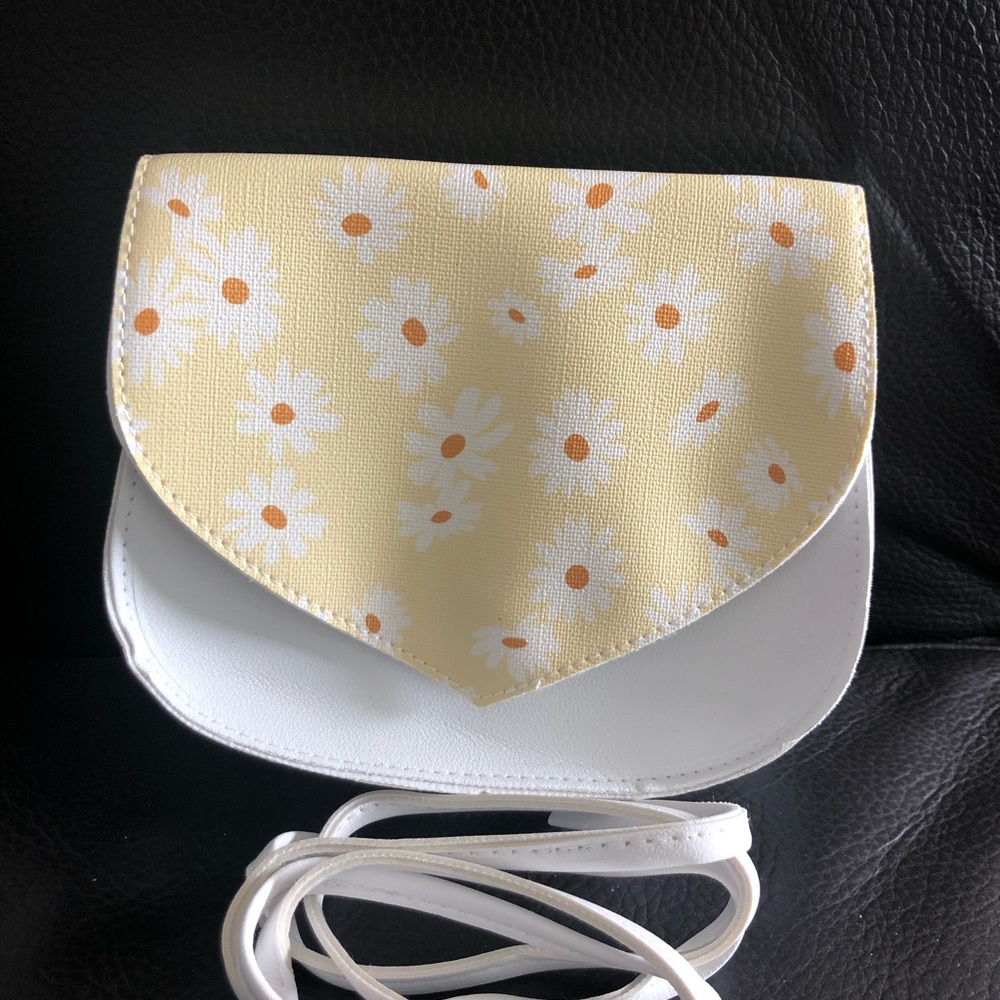 Floral Graphic Flap Saddle Bag - Picture 5 of 8